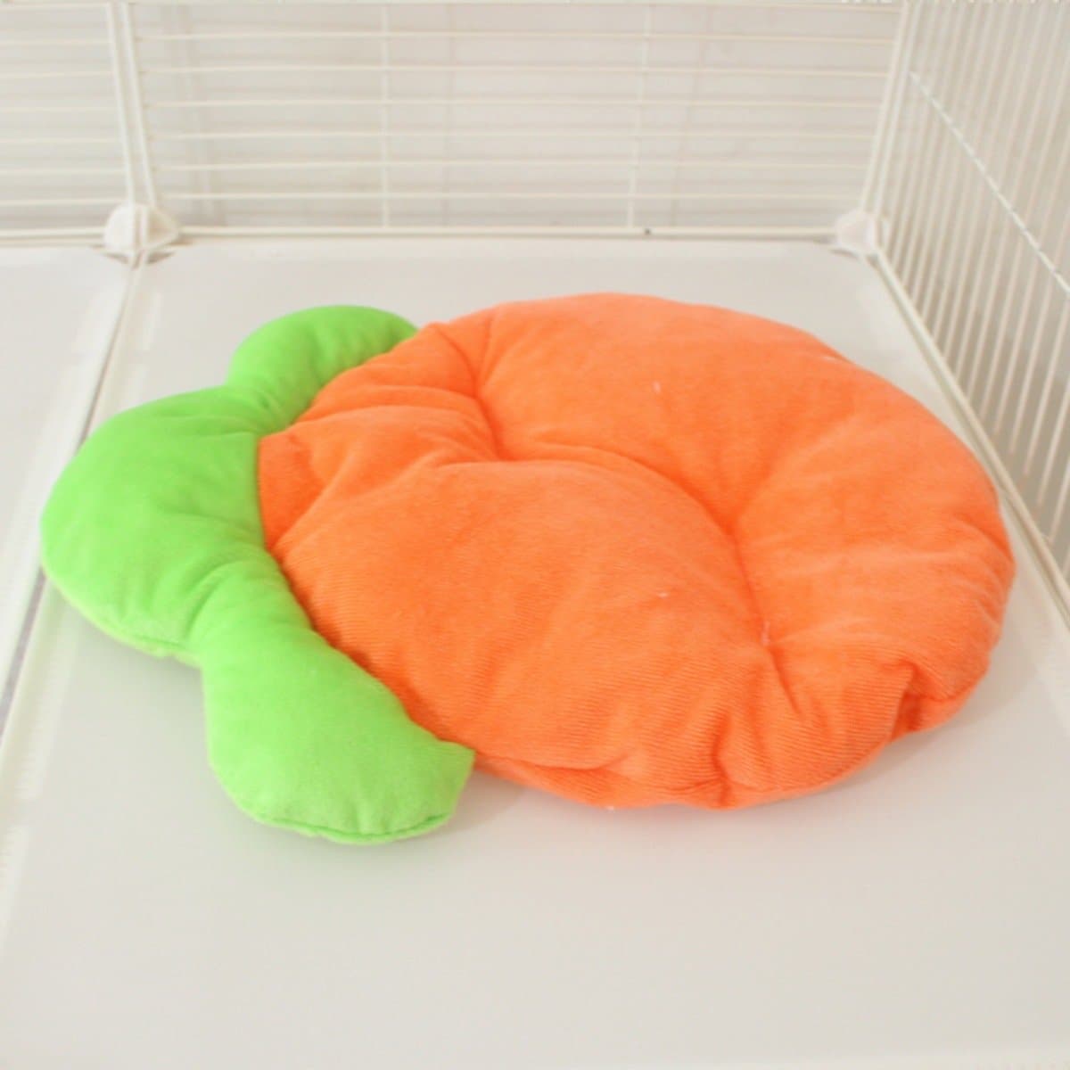 Pet Sleeping Mat - Warm Blanket - Soft Fabric - Cute Radish Shape - Suitable for Cats and Dogs, photo 1 of 10