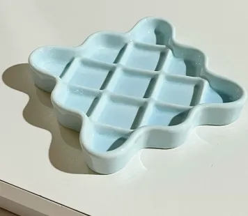 Ceramic Slow Feeder Licking Plate for Cats and Dogs | Raised Anti-Choking Grid Design | 11.5 cm Durable Pet Dish