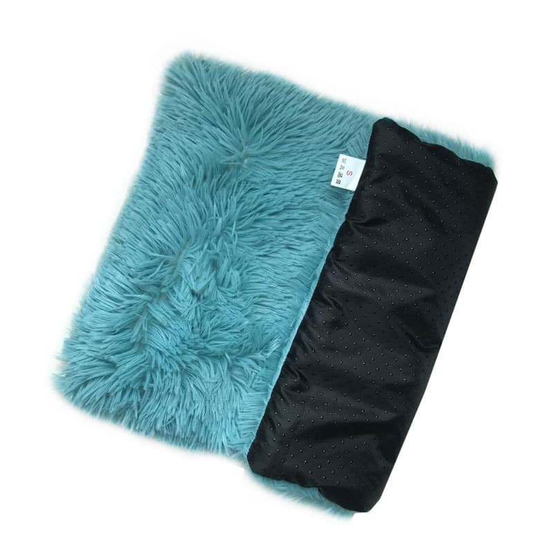 Plush Pet Mat for Dogs and Cats - Anti-Slip, Warm and Cozy for Autumn and Winter