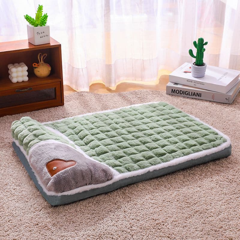 Luxury Plush Pet Sleeping Mat, Thickened Warm Pet Bed Cushion for Dogs and Cats, Soft Fabric Pet Sofa Pad with Non-Slip Waterproof Base