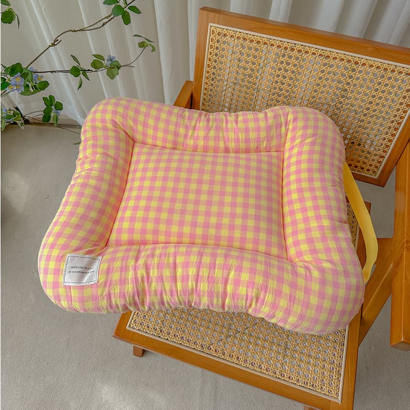 All-Season Pet Bed - Soft Washable Dog & Cat Mat with Comfortable Cushion - Warm Winter Padding for Small to Large Pets